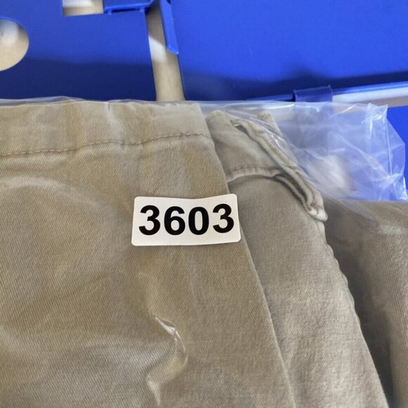 Levis XX Chino Pants Mens Tag 33x32 (33x30) Tan Standard Taper Casual - Picture 8 of 8